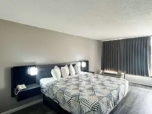 Camden West Inn