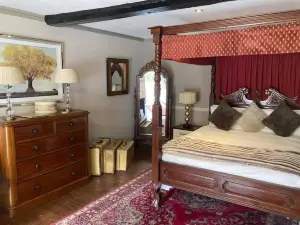 The George Hotel