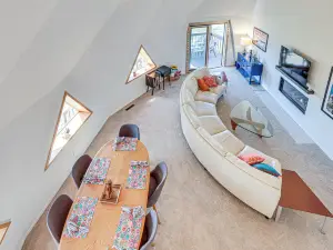 Geodesic Dome House 18 Acres on Baraboo River!