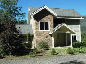 4BR Home Near Golf Course Mount Mitchell View