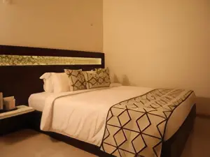 Bani Thani Hotel and Restaurant