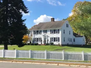 Silvershell Inn