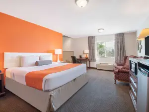 Howard Johnson by Wyndham Oacoma Hotel & Suites