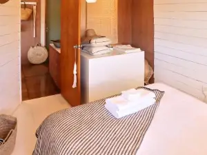Boho Hill Apartment - Great Barrier Island Escape