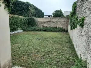 Casa C/ Garage y Patio