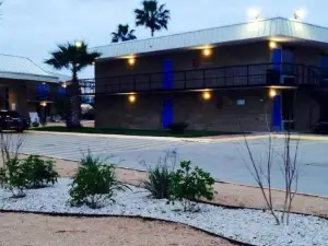 Motel 6 Beeville