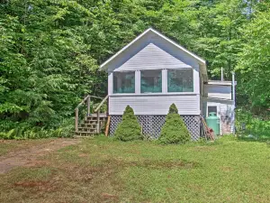 Lake Stinson Cottage w/ Sunroom & Shared Dock!