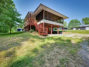 Rustic Russell Springs Home Near Marina and Lake!