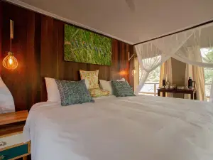 Muzimu Lodge