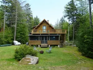 Quintessential Maine, the way life should be! Of course, your dog is welcome!