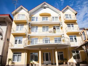 Leto Guest House