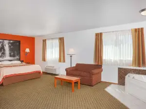 Super 8 by Wyndham Cloverdale Wine Country