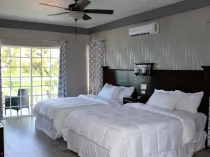 Barefoot Caye Caulker Hotel