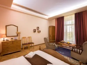 Olympia Garden Hotel