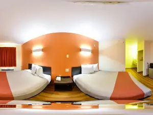 Motel 6 Rhome, TX
