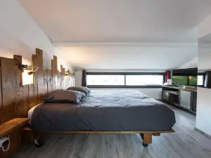 Chambres d’hôtes, Gîte, Suite : “Au Hangar ”