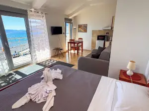 Qumi Apartments