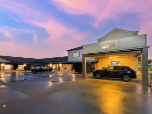 Breakout Motor Inn