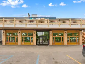 Clarion Hotel & Suites Fairbanks Near Ft Wainwright