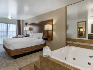 Best Western Plus Lake Front Hotel