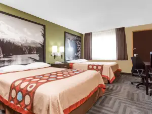 Super 8 by Wyndham LaGrande