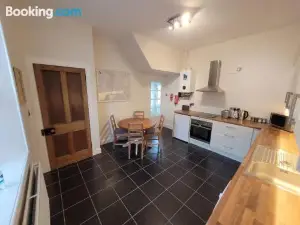 Character Cottage in Centre of Moffat