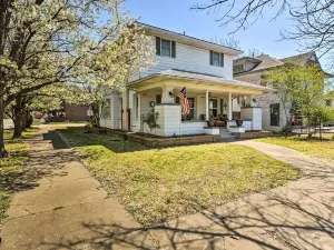 Charming Craftsman Home in Downtown Bartlesville!