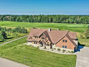 Northern Bay Resort Home - Half-Mi to Lake!