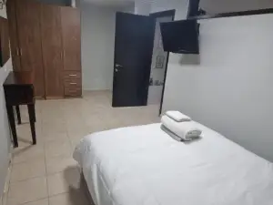 B&B Amit 18 Minutes from the Airport
