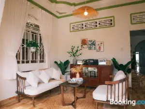 Entire First Floor - Nguyên Tầng Trệt- Nhà Mơ Homestay Bến Tre