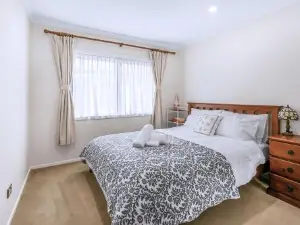 New, Spacious, Enjoy a Quality Stay in Flagstaff