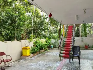 Athidhi Vididhi Illu-siragalapalli, palakollu