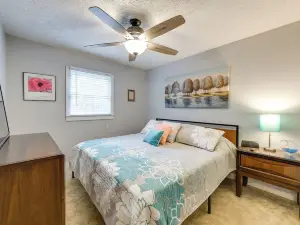 Deck & Lake Gaston Access: Dog-friendly Getaway