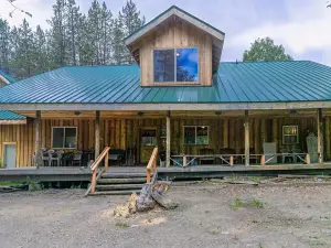 Sun Mountain Ranch Bunkhouse - Near Crater Lake