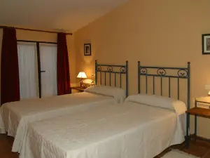 Hotel y Apartamentos la Casa Rural