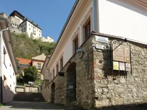 波德赫拉多姆酒店