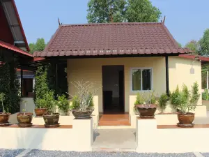 1 Bedroom Pool Villa Tropical Fruit Garden Fast Wifi Smart Tv