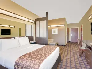 Microtel by Wyndham Perry National Fairground Area I-75