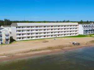 麥基諾海灘海灣套房酒店
