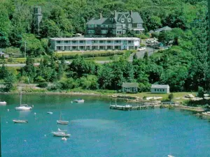 Sands of Time Motor Inn & Harbor House