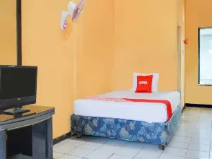 Spot on 91797 Mutiara Guest House