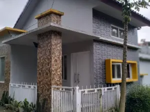 VILLA RANCA  CIATER PREMIUM LEMBANG