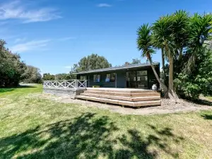 Kai Iwi lake house