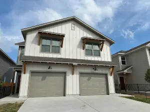 New Cozy Spot by Lackland & Seaworld