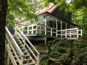 Private Secluded Cabin w/hot tub
