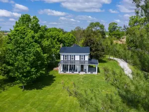 Mammoth Cave-Game Room-Buc-ee’s-Mint Casino-6 Beds-Stocked- Wifi-StockedFirepit!