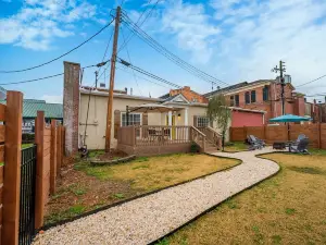 Comfortable Cottage Downtown w/Fire Pit-Walk to Dining/Taproom/Coffee Shop