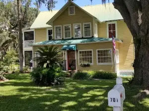 Dolan House B&B