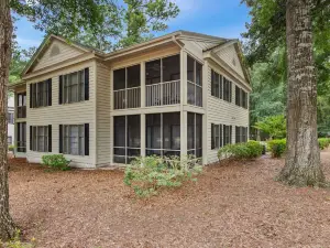 Gorgeous Golf Course Access and Beach Gear Rental - Exquisite Retreat