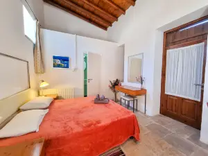 Skarinou Village Poolside Escape Studio